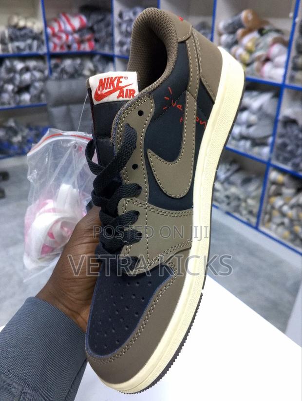Jordan 1 Low Cut Sb Dunks Mocha - thumbnail 3