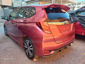 Honda Fit Sport 2019 Pink