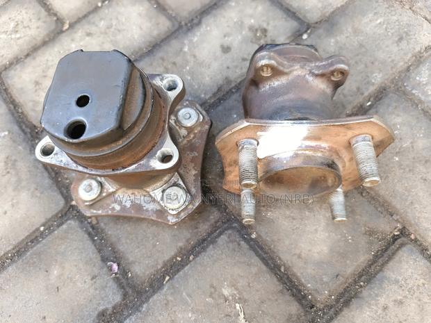 Y12 Rear Hub Fir Nissan Wingroad,March