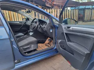 Volkswagen Golf 2016 Blue
