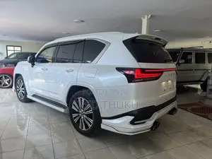 Lexus LX 600 2023 White