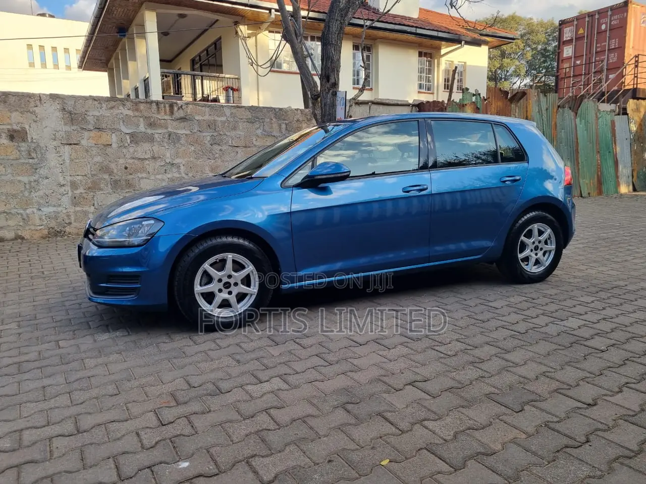 Volkswagen Golf 2016 Blue