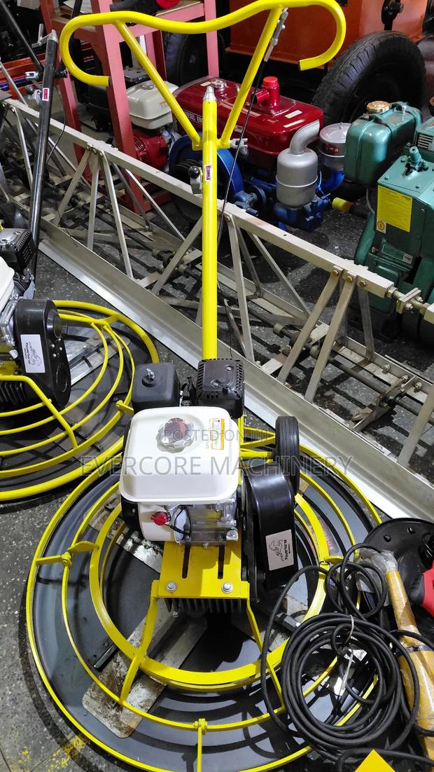 Heavy Duty Honda Powered Power Trowel/Float Machine.