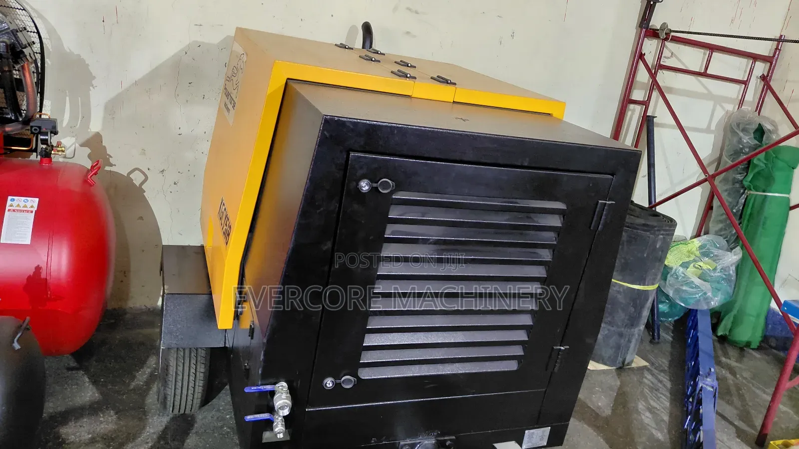 Heavy Duty Diesel Air Compressor Machine for Roadworks and Miners.