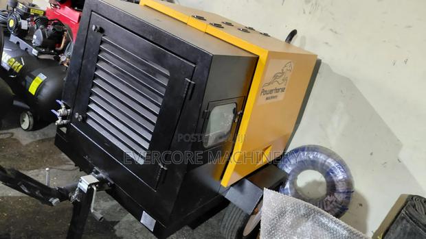 Heavy Duty Diesel Air Compressor Machine for Roadworks and Miners. - thumbnail 5