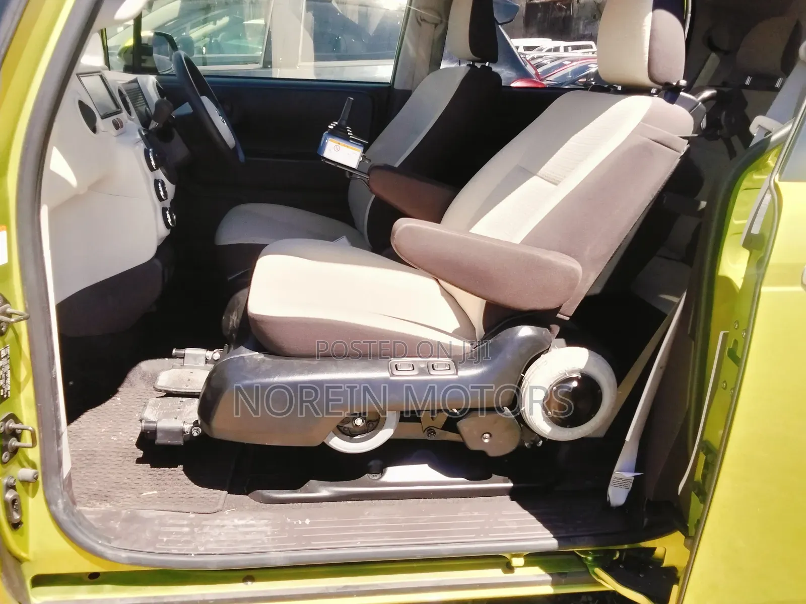 Toyota Spade 2017 Green
