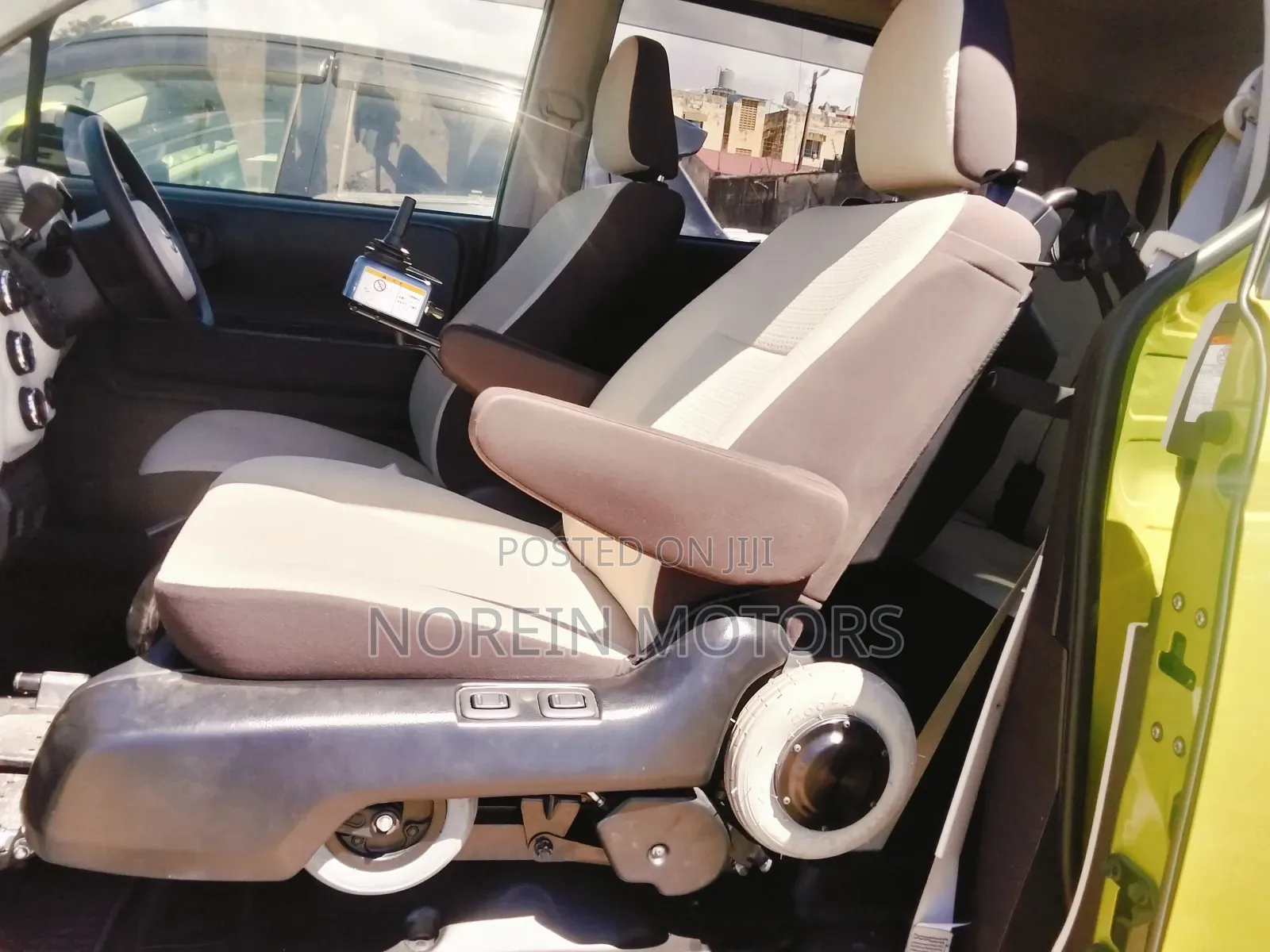 Toyota Spade 2017 Green