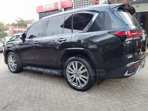 Lexus LX LX 600 2023 Black