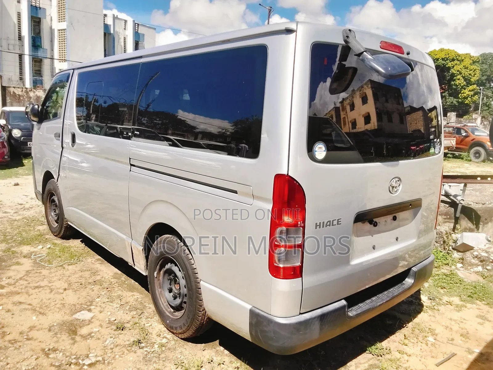 Toyota HiAce 2017 Pearl