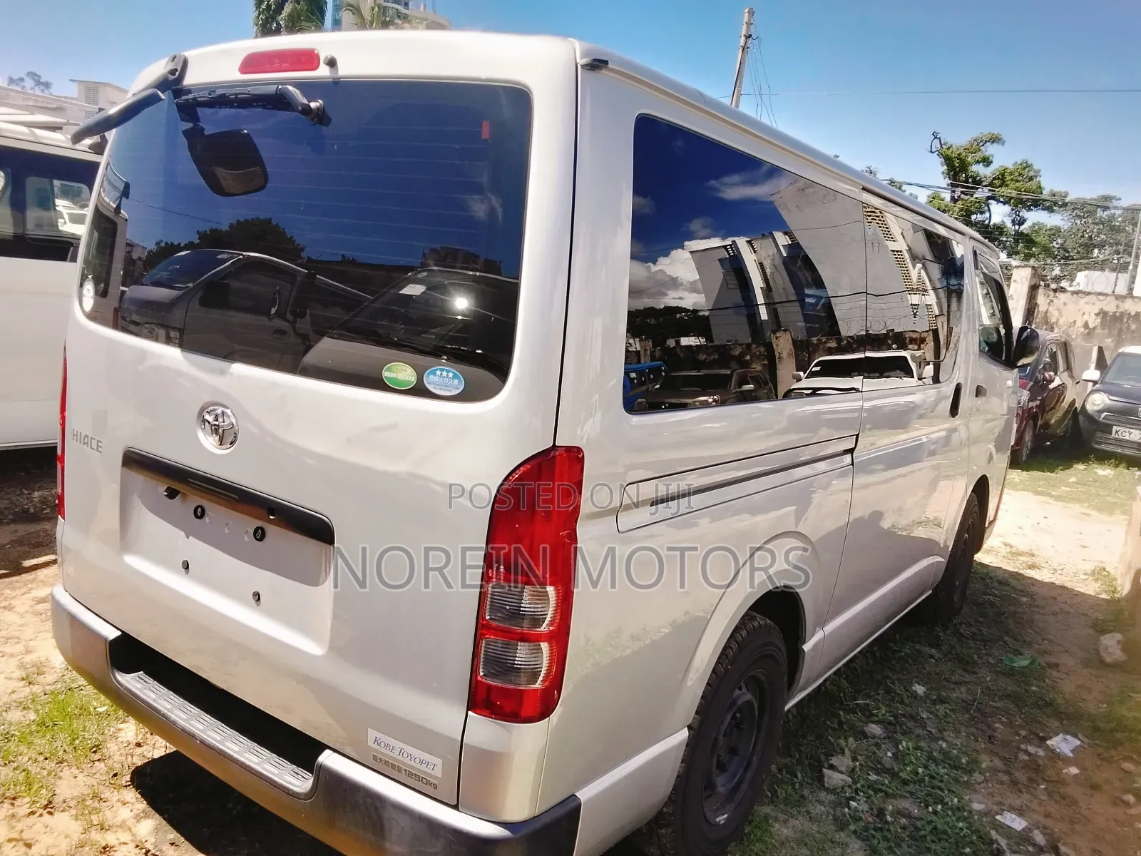 Toyota HiAce 2017 Pearl