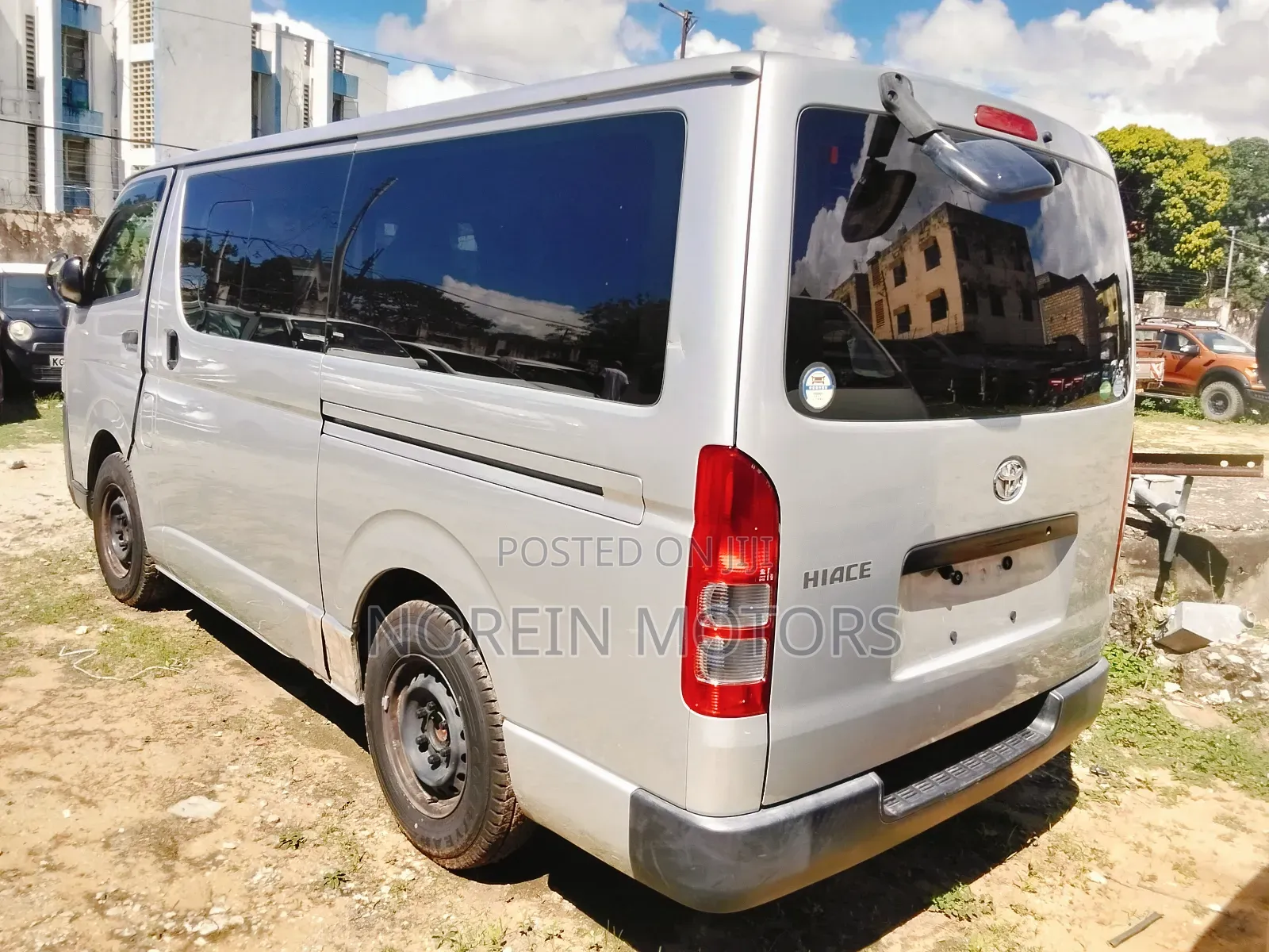 Toyota HiAce 2017 Pearl