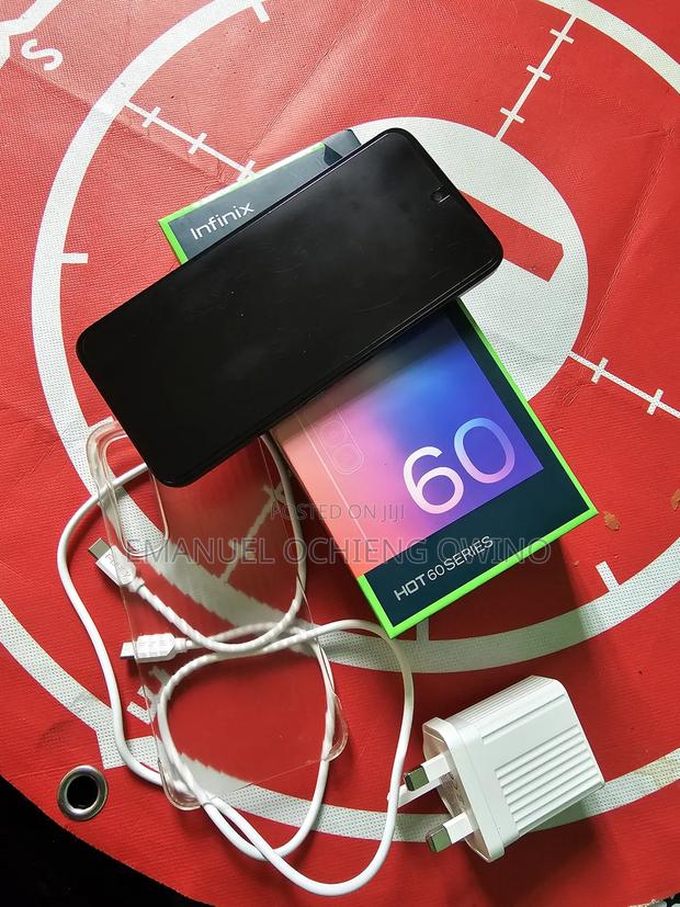 Infinix Hot 60i 128 GB Black - thumbnail 2