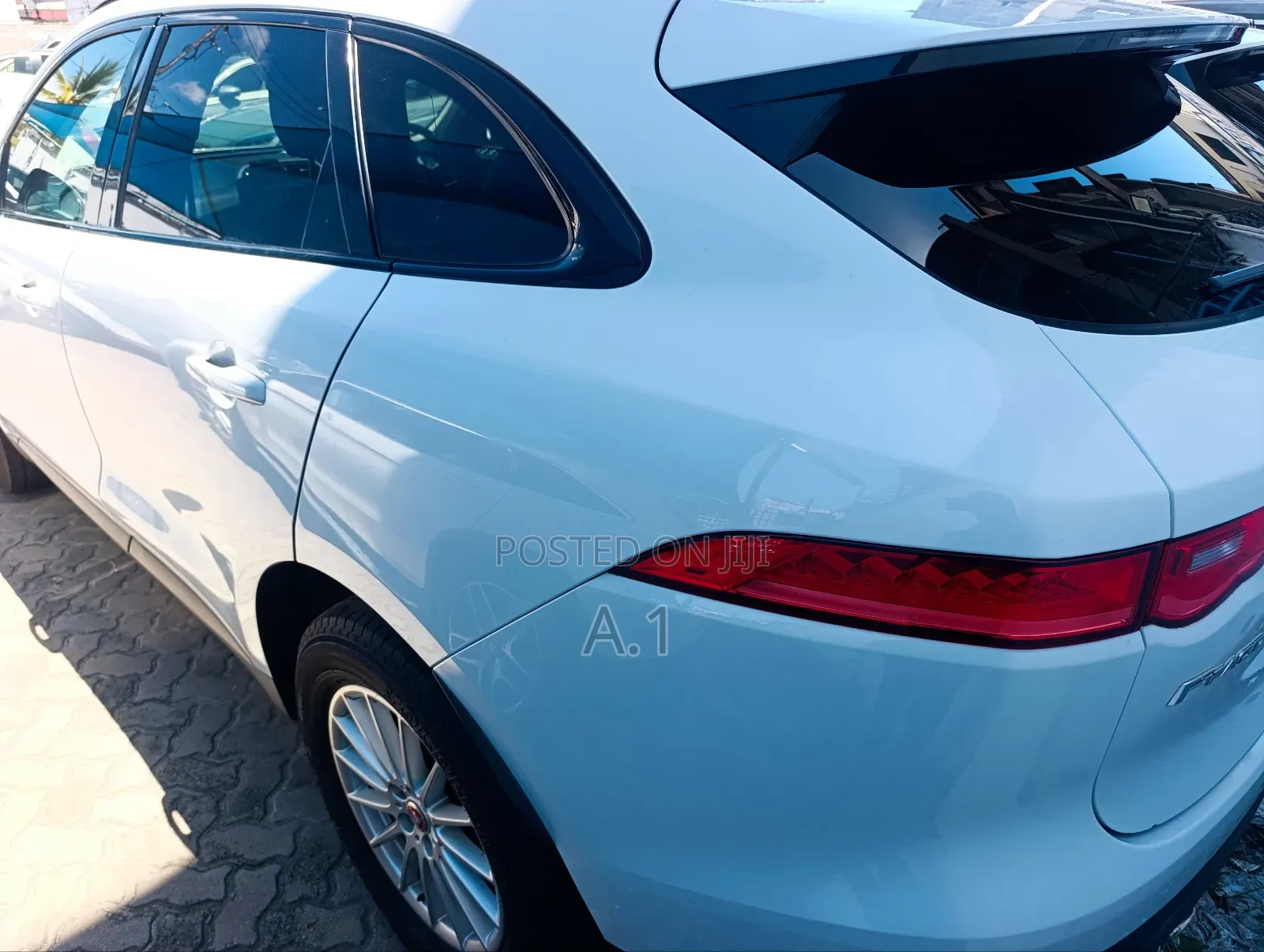 Jaguar F-Pace 20d Premium AWD 2018 White