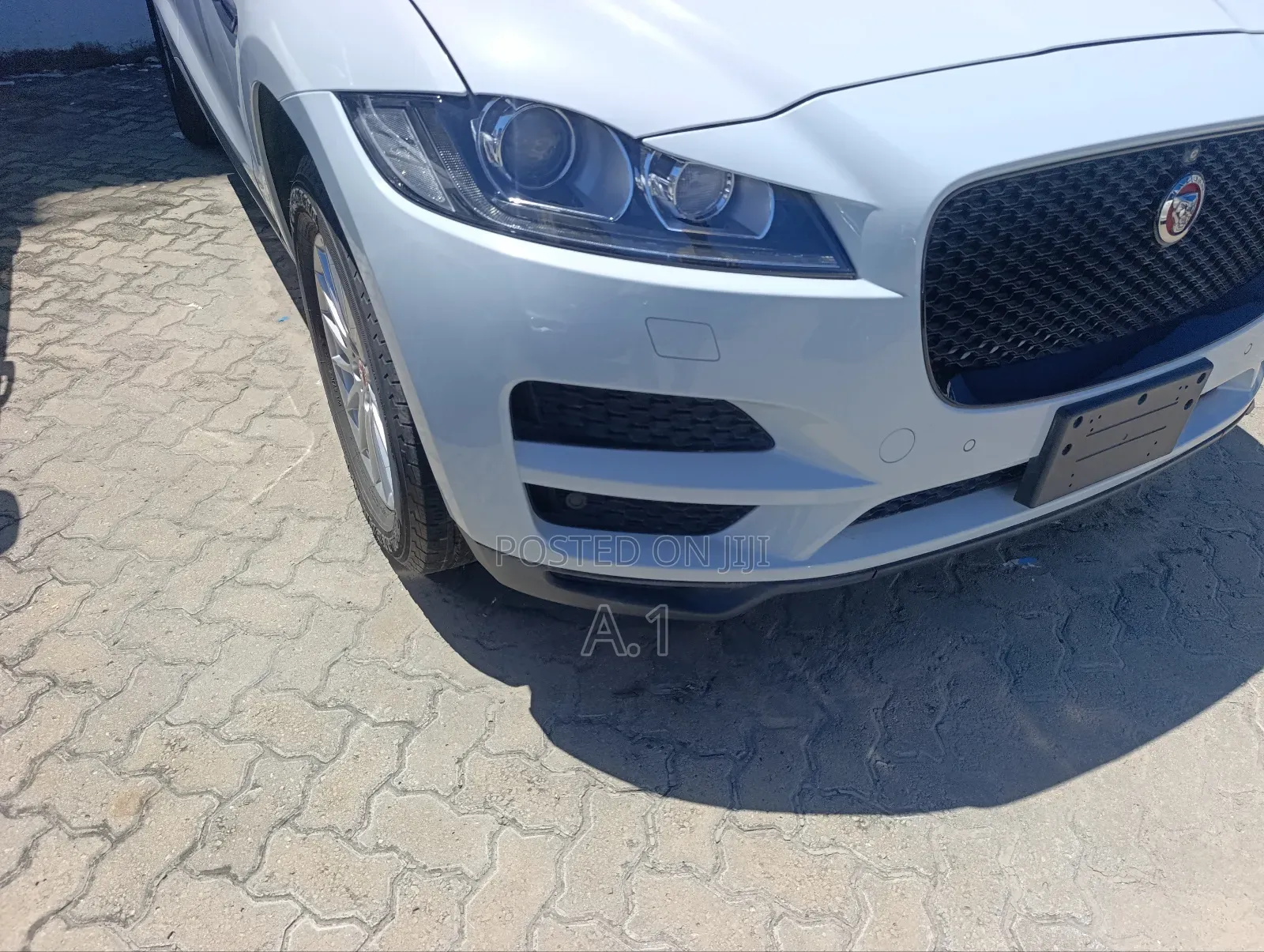 Jaguar F-Pace 20d Premium AWD 2018 White