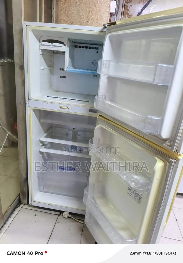 Sumsung Pure White Double Doors Fridge 300litres - thumbnail 2