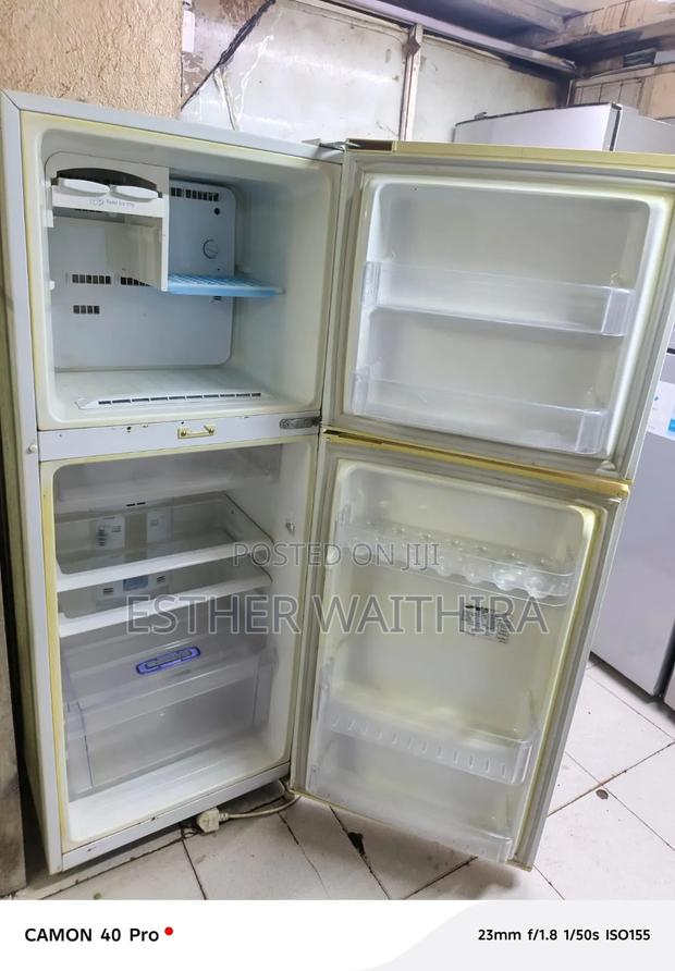 Sumsung Pure White Double Doors Fridge 300litres - thumbnail 3
