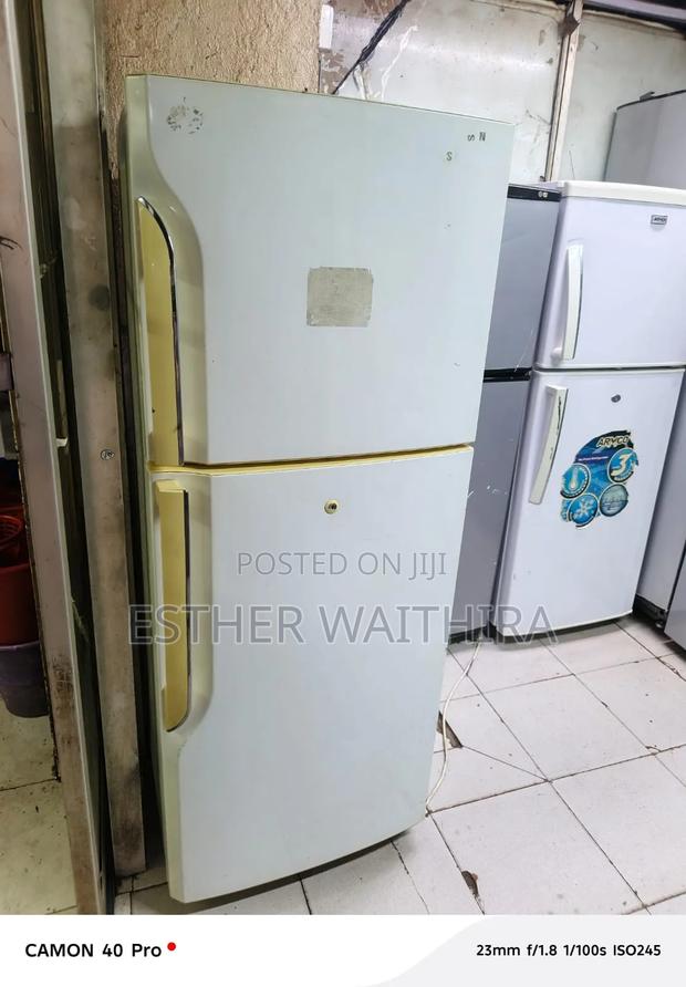 Sumsung Pure White Double Doors Fridge 300litres - thumbnail 4