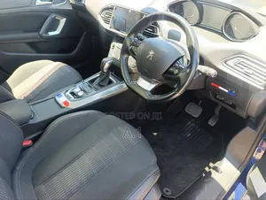 Peugeot 308 2018 Blue