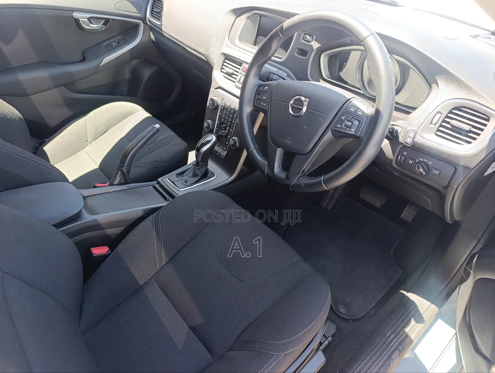Volvo V40 2019 Blue