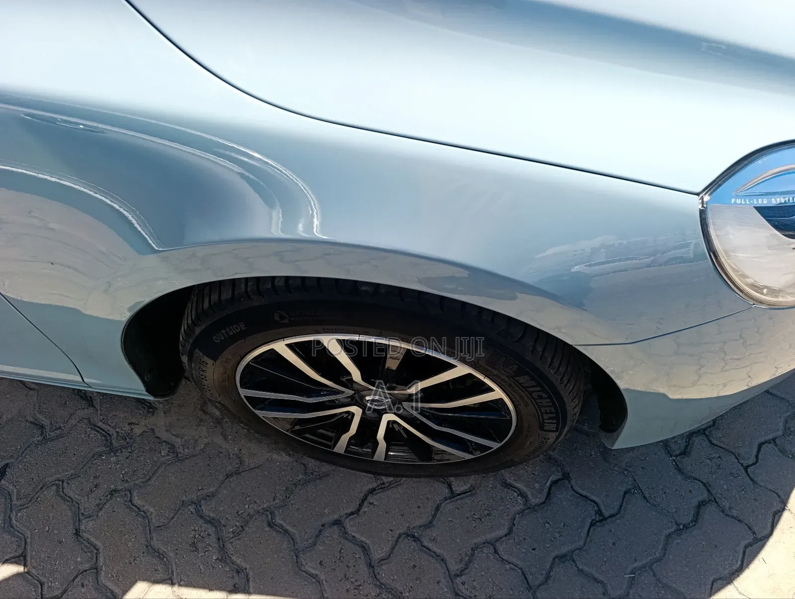 Volvo V40 2019 Blue