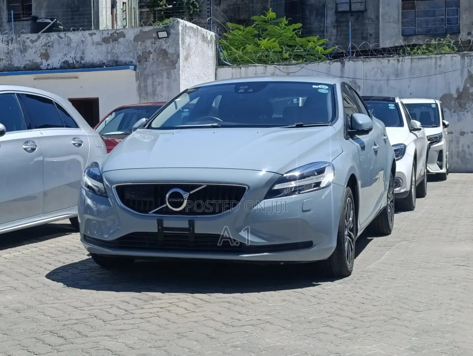Volvo V40 2019 Blue