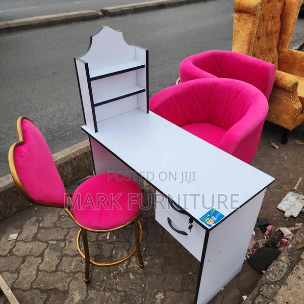 Manicure Table and Chairs Set Pink Color