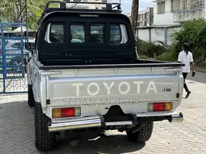 Toyota Land Cruiser 2019 Silver