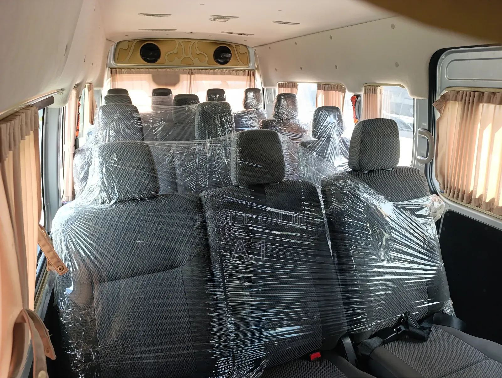 Nissan Caravan (Urvan) 2019 Silver