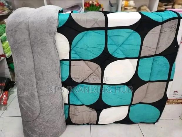 Single Warm Woolen Duvets (1pc) Size 4*6/5*6 S.K - thumbnail 4
