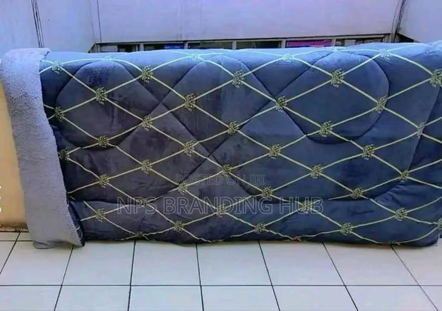 Single Warm Woolen Duvets (1pc) Size 4*6/5*6 S.K - thumbnail 7