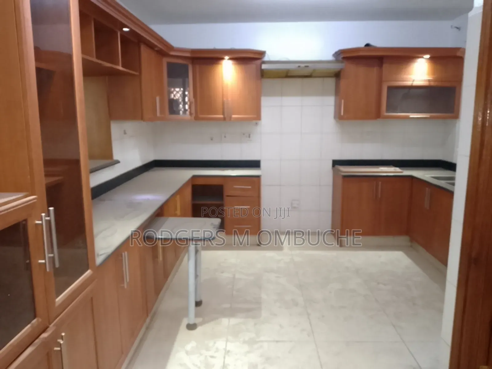 3bdrm Apartment in State House Area for rent