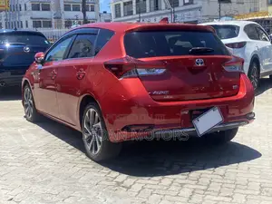 Toyota Auris 2019 Red