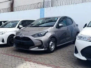 Toyota Yaris 2020 Gold