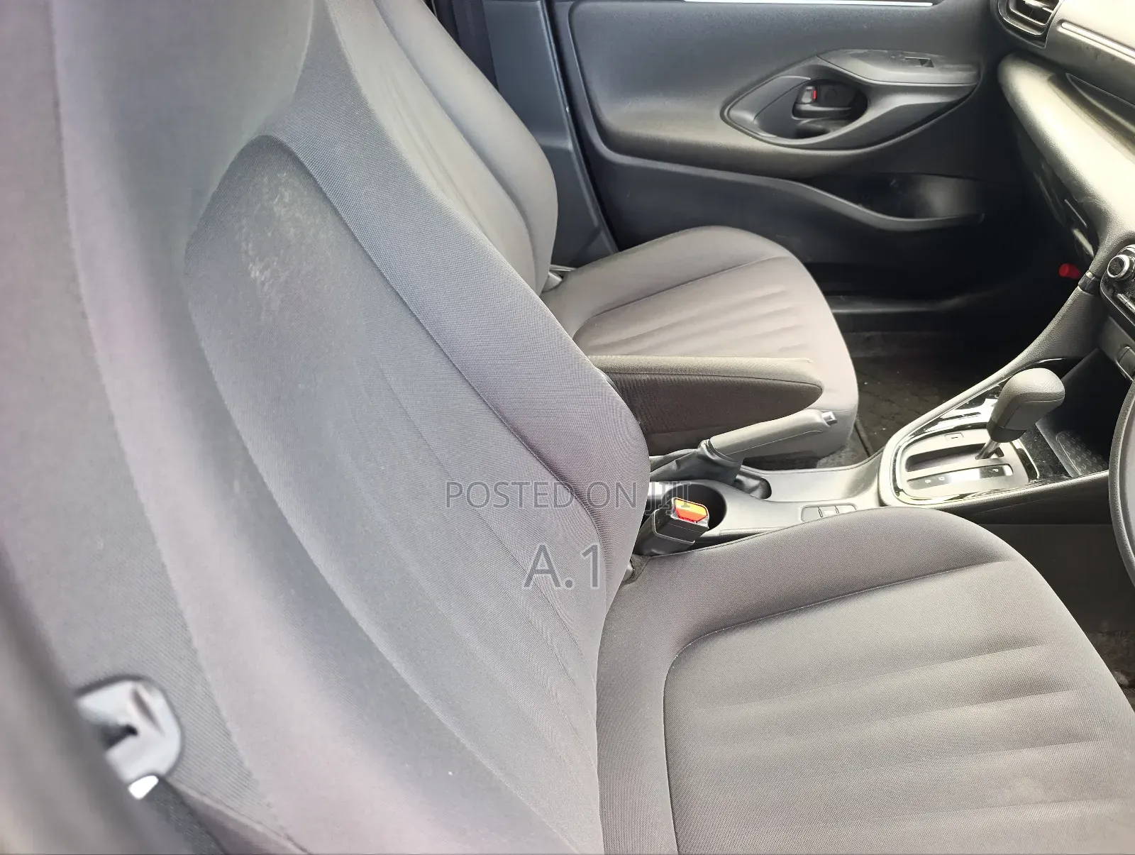 Toyota Yaris 2020 Gold