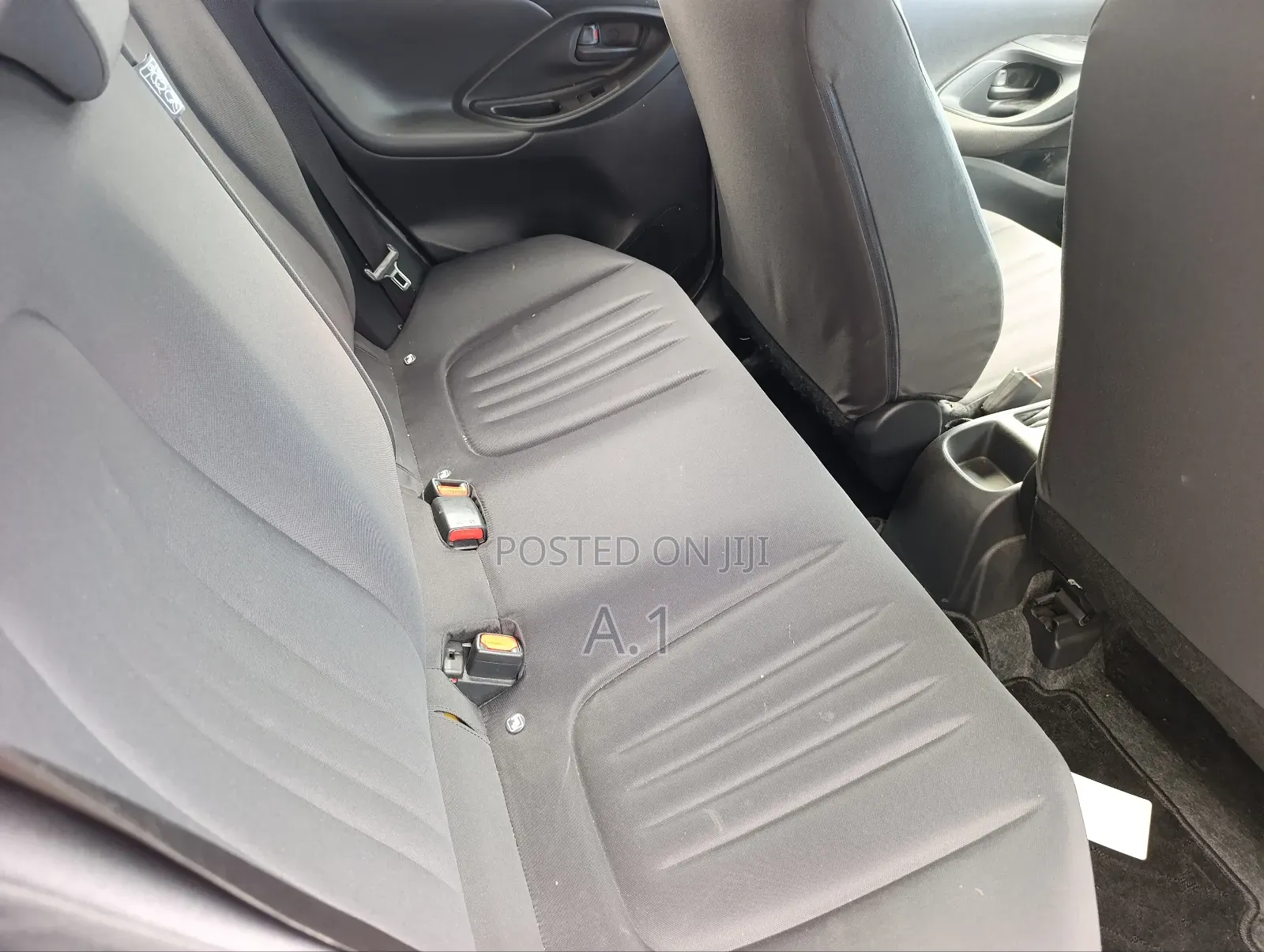 Toyota Yaris 2020 Gold