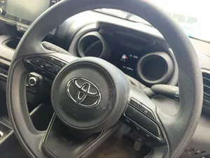 Toyota Yaris 2020 Gold