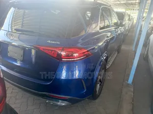 Mercedes-Benz C450 2019 Blue
