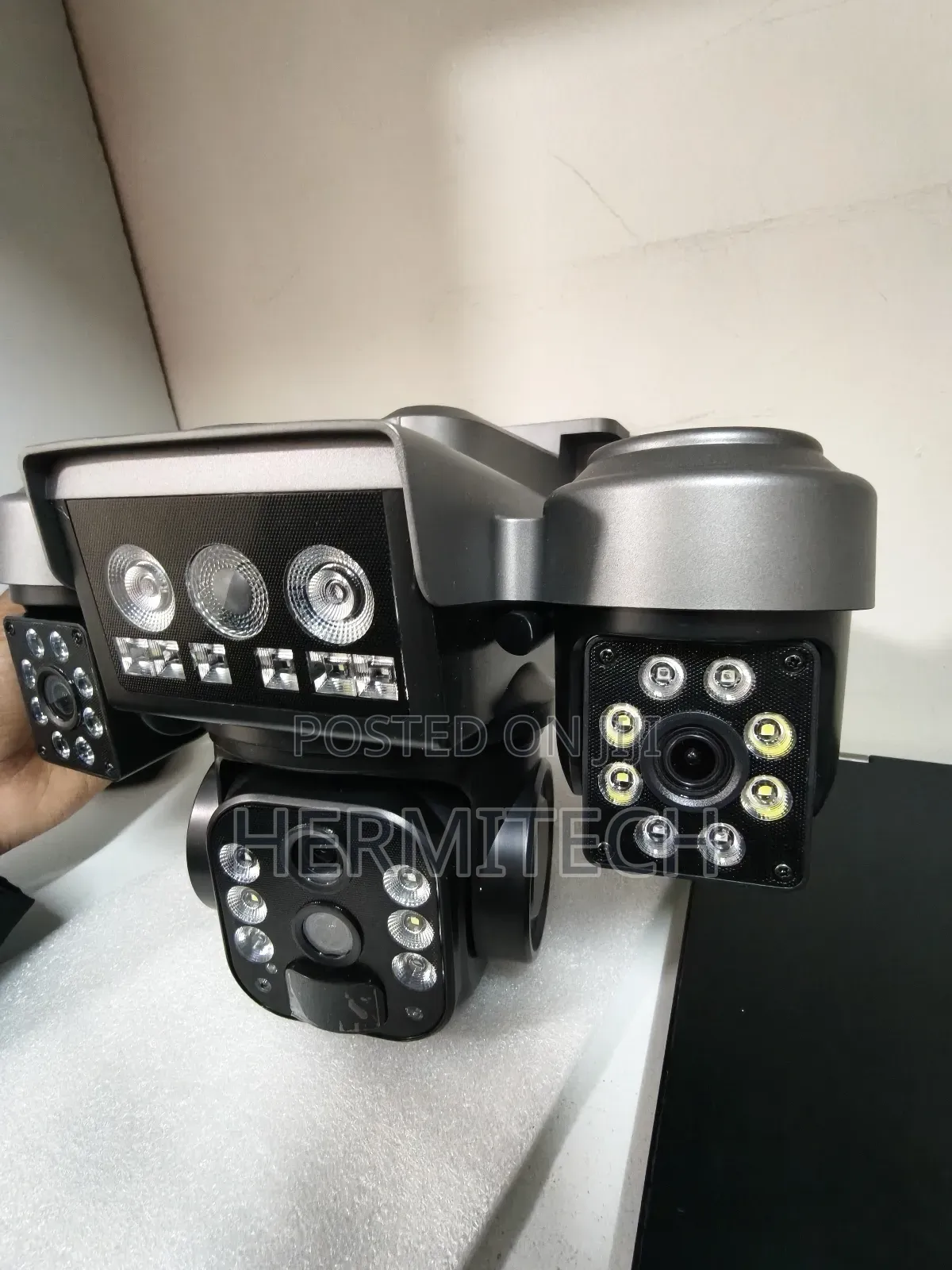 New Triple Lens Screen=3 PTZ Optical Zoom Solar Powered 4g