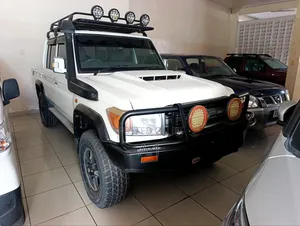 Toyota Land Cruiser 4.6 V8 GX-R 2014 Beige
