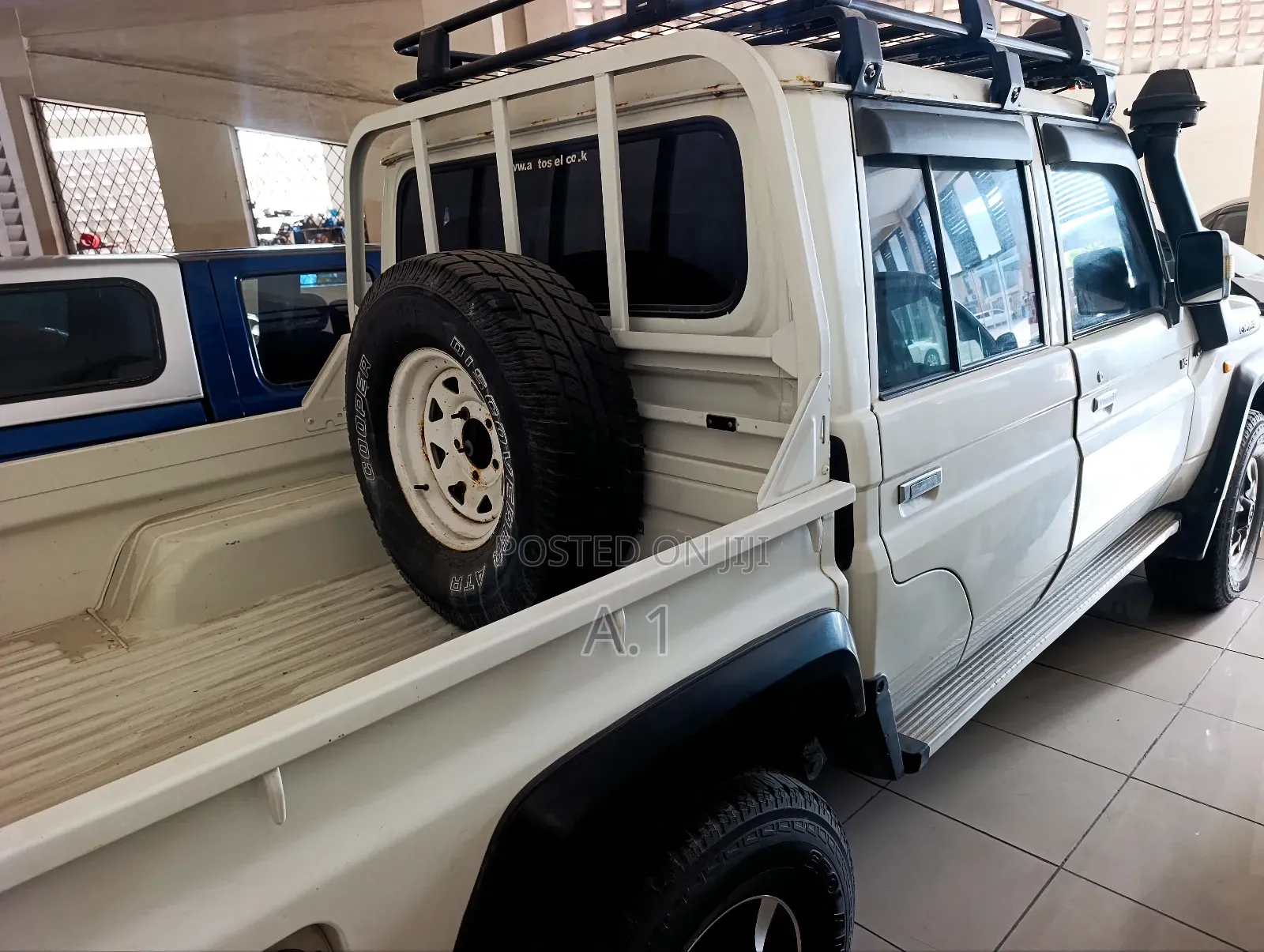 Toyota Land Cruiser 4.6 V8 GX-R 2014 Beige