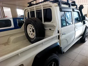 Toyota Land Cruiser 4.6 V8 GX-R 2014 Beige