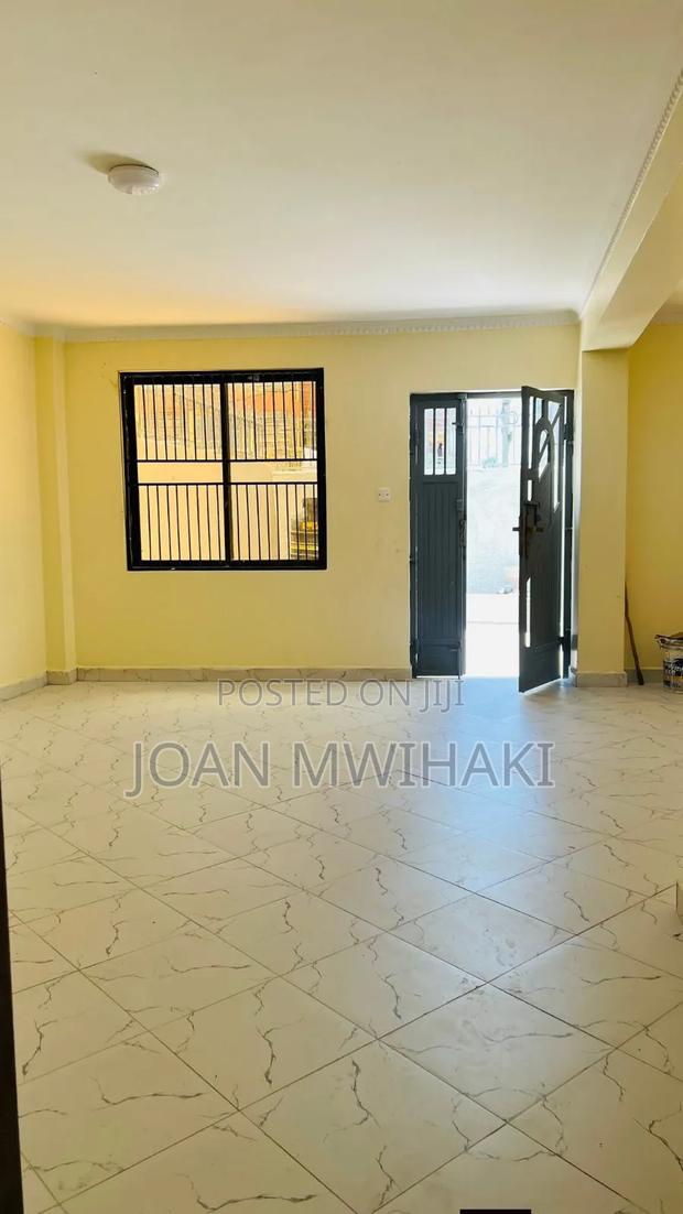 5bdrm Mansion in Naivas, Complex Utawala for rent - thumbnail 3