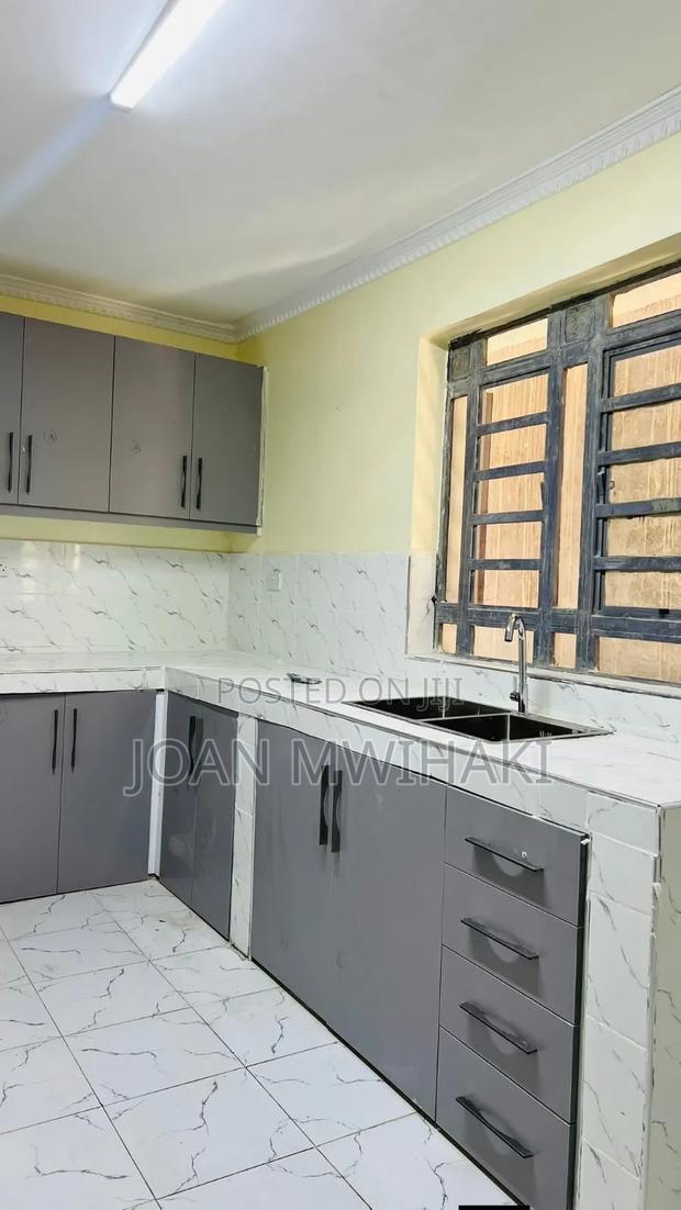 5bdrm Mansion in Naivas, Complex Utawala for rent - thumbnail 4