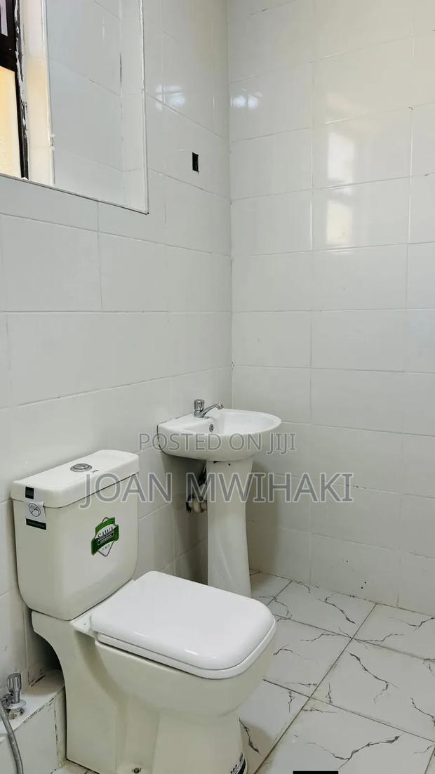 5bdrm Mansion in Naivas, Complex Utawala for rent - thumbnail 8