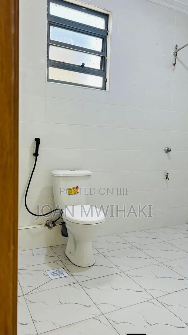 5bdrm Mansion in Naivas, Complex Utawala for rent - thumbnail 9