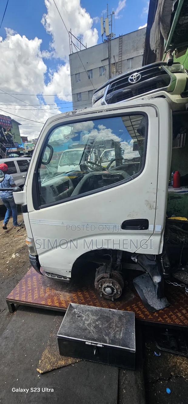Toyota Dyna Halfcut With No Defaults Available - thumbnail 6