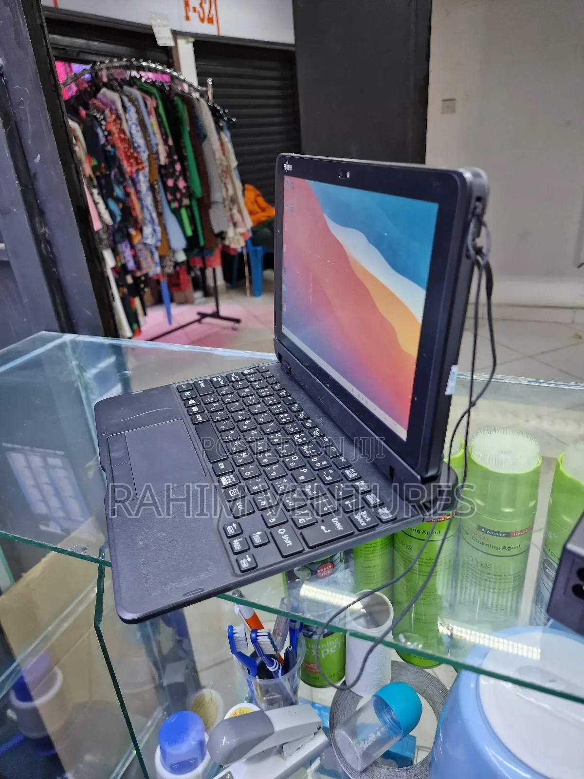 Laptop Fujitsu Esprimo X9510 4GB Intel Pentium SSD 128GB