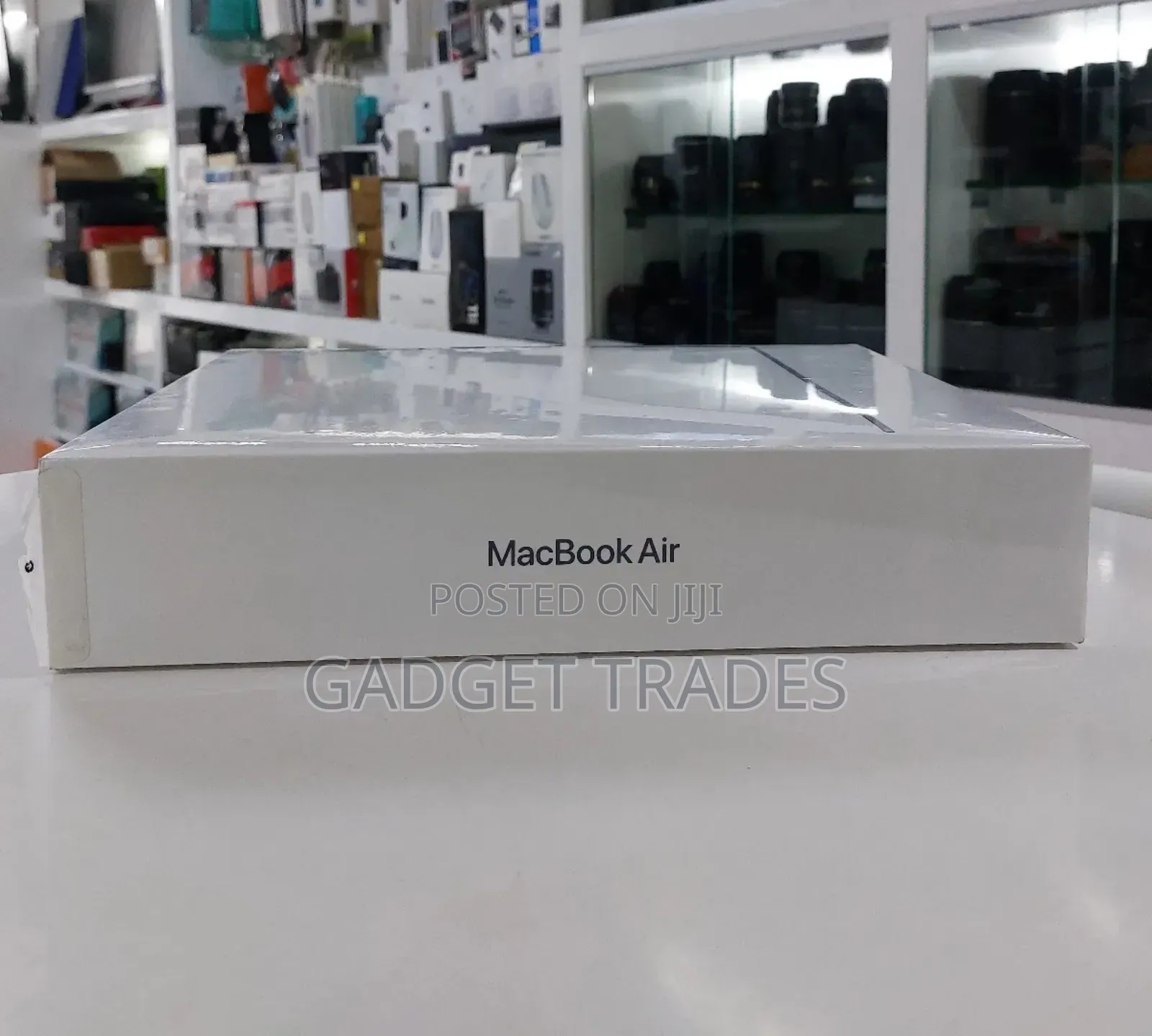 New Laptop Apple MacBook Air 2024 M3 13-inch 16GB Apple M3 SSD 256GB