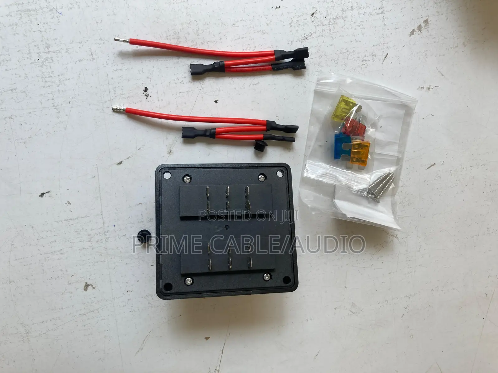 6 Way Fuse Holder 12v–36v – Safe, Compact Reliable Power Distribution