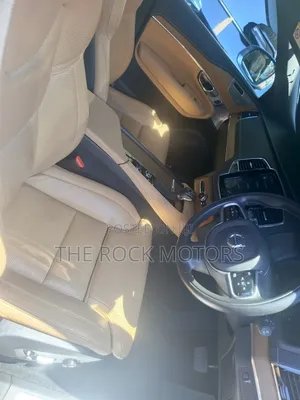 Volvo XC90 2019 Silver
